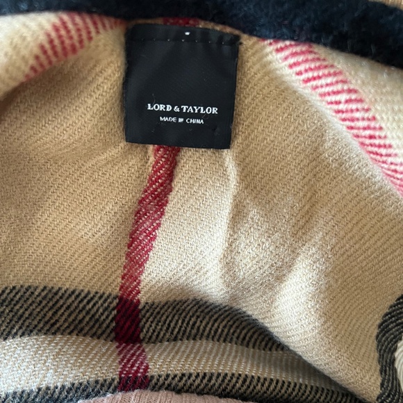 Plaid Poncho/Wrap Burburry Style Camel black and red Black pipping Lord & Taylor - Picture 2 of 6